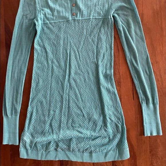 Shrinking Violet Long Sleeve Top - Picture 9 of 9